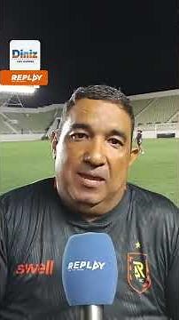 Técnico do R4 na bronca com arbitragem após derrota