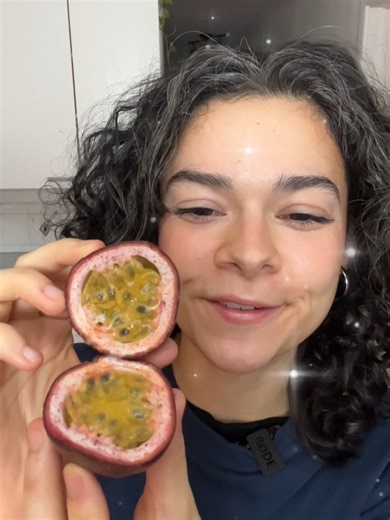 Le genre de fruit qui met du soleil dans une journée très froide ❄️ @eli_grondin #superc #passionfruit #fruitdelapassion