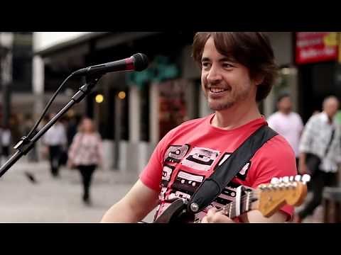Streets of Philadelphia (Bruce Springsteen) Cover: James Marçal - Músico de Rua