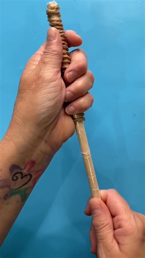 Here is a tutorial on how I make my tendrils for all of my pumpkin projects. #FallDIY | The Turquoise Valentine