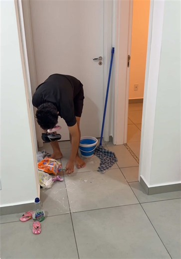 Faxina na casa antes de dormir #foryou #fy #familia #faxina #gravidez | household cleaning