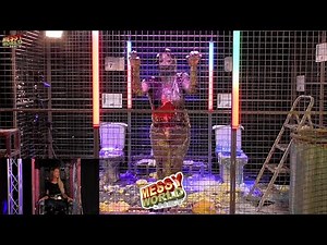 The Messy Escape Room • Stacy vs Verity