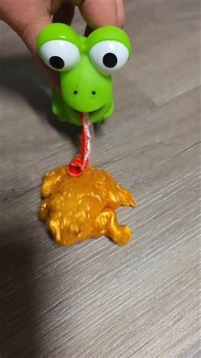 Jumping frogs #shortvideo