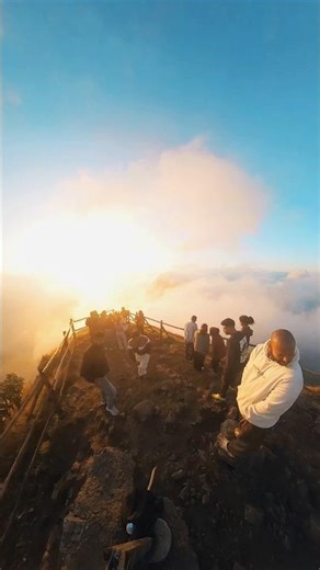 Witness the Breathtaking Sunrise at Kolukkumalai - The Highest Tea Plantation in the World