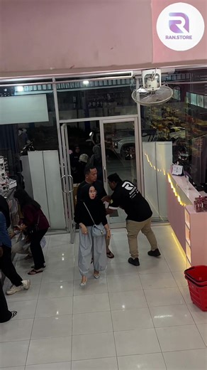 Store Kosmetik dan iPhone Murah di Gorontalo