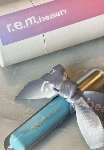 Unboxing the Rem Beauty Glossy Balm Experience
