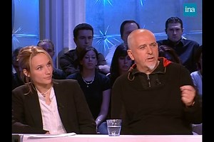 17K views · 298 reactions | 朗 PETER GABRIEL, VRAIE ROCKSTAR ? Ses relations avec Victoria Abril et Sinead O’Connor, "혎혦혯혦혴혪혴", ses causes humanitaires, sa passion pour les bonobos : le chanteur britannique répond à l'interview "Rock Star" de Thierry Ardisson ! > "Tout Le Monde en parle" | France 2 | 08/11/2003 #Arditube #Ardisson #INA | INA Arditube | Facebook
