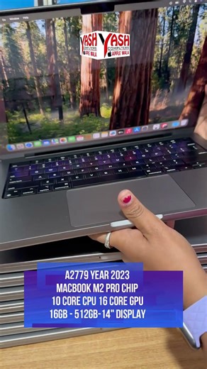 #yashcomputers #smartphone #laptop #tech #macbook #macbooklcd