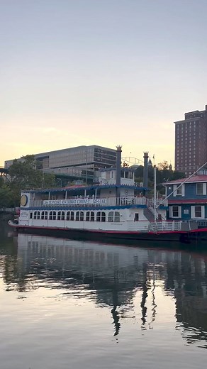 See Knoxville in a whole new way with a Tennessee Riverboat Dinner Cruise! 🥘🥗 ⭐️ The Star of Knoxville is a charming paddlewheel riverboat offering a variety of cruises right here in Knoxville, Tennessee. 🤩 Explore captivating views as the boat takes you past iconic downtown landmarks (👋 Hi Neyland Stadium). Fall might just be the perfect time to go! 🍁🍁 | Visit Knoxville