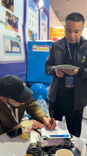 Receive deposit for 6m press brake at Egypt Cairo exhibition | JUGAO Machine