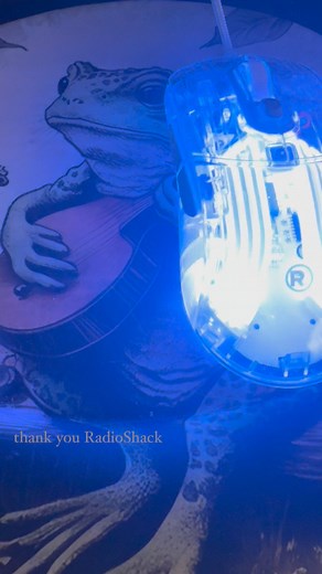 Just loving my little retro #RadioShack mouse  #simplejoys #workvibes #frogs #banjo #simpleliving #moneymindset | Maleah Sheats Sanders | Facebook