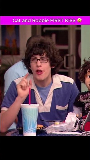 Cat and Robbie FIRST KISS 🤣 (Ep 3 - Season 1) #victorious #shorts