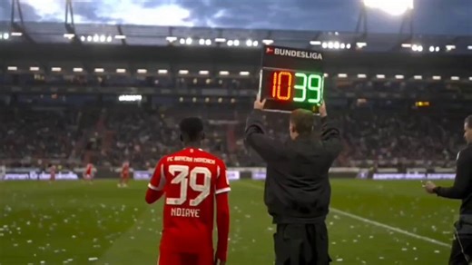 🔥 𝐍𝐃𝐈𝐀𝐘𝐄 𝐀𝐍𝐍𝐎𝐔𝐍𝐂𝐄𝐒 𝐇𝐈𝐌𝐒𝐄𝐋𝐅 𝐎𝐍 𝐃𝐄𝐁𝐔𝐓 🌟18 year old Bara Sapoko Ndiaye makes an instant impact,fearless, sharp, and defensively elite.📊 12 mins: 93% passing (15/16), 24 touches, 5 tackles won, 1.5 km covered, 27.9 km/h ⚡️