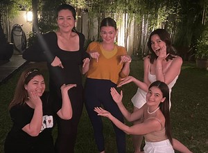 'Belly bump': Dimples Romana celebrates pregnancy with fellow mom-to-be Angelica Panganiban