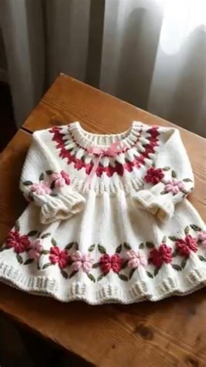 Vestido Tejido a Mano para Bebé Niña con Flores Bordadas 🌸 Diseño Hermoso y Fácil