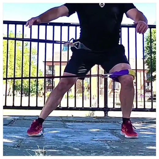 Functionally Stronger #exerciseideas #strengthcoach #outdoorfitness #runstronger