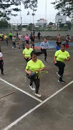 Ejercicios Aeróbicos en movimiento, basta #Bailoterapia #aeróbicos #Ejercicio #jp #ElMachaleño #juanpablo #ejerciciosfuncionales #machala #ecuador #aerobico #subeelnivel #Bananero | Ejercicios Aeróbicos con Jp