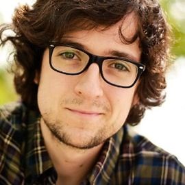 Josh Brener | Keynote Speaker | AAE Speakers Bureau