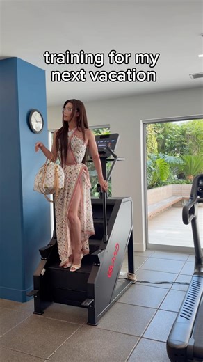 Training for my next vacation #fashion #plastique #comedy
