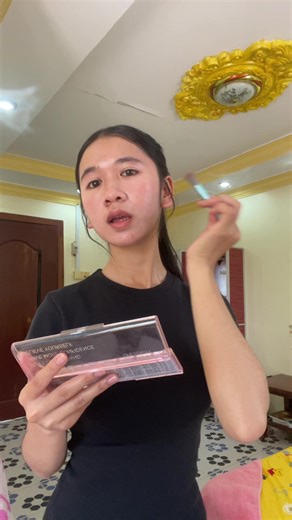 រកតែតែងខ្លួនសិនមិនបាន😆