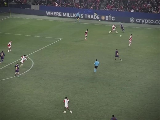 ‏هدف عالمي من لوبيز 🔥🔥#اهداف #دوري_ابطال_اوروبا #برشلونة #اكسبلور