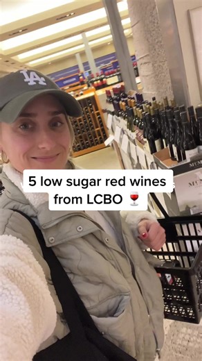 5 low sugar red wines from LCBO! They are all full bodied Cab Sauvignon’s with 7 or less grams of sugar per bottle. Save this list! 🍷 #lowsugarwine #organicwine #lcbofinds #lcbofoodanddrink #healthytoronto #torontoinfluencer