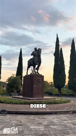 Podgorica abseits der Klassiker entdecken! 🇲🇪✨ Von hippen Bars mit echter Local-Atmosphäre, über den beeindruckenden Skutari-See bis hin zu einem Café direkt am Fluss – hier warten echte Geheimtipps auf euch. 🌊🍸 Erlebt Podgorica so, wie es nur die Locals kennen – entspannt, überraschend und voller Flair. 🙌 Mit @wizzair kommt ihr easy und direkt hierher – ideal für euren nächsten Kurztrip! ✈️ Welcher Spot reizt euch am meisten?👇 #dtm #dortmundairport #dortmund #airport #aviation #flughafen 