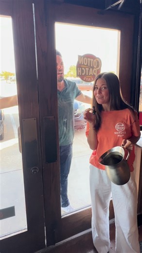 Our new flavored iced teas sure did make a SPLASH. 😉​ Peach Cobbler, Peach, Blackberry, Mint, Texas Spiced Chai, Lavender, Pumpkin Spice… one for every craving. Which one are you reaching for first? | Cotton Patch Cafe