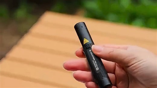 莱德雷神（LED LENSER）强光手电筒P2R变焦迷你小型可充电便携EDC可换7号干电池户外照明