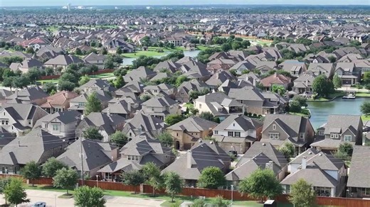 Drone Flight Over Houston Reveals Iconic Landmarks