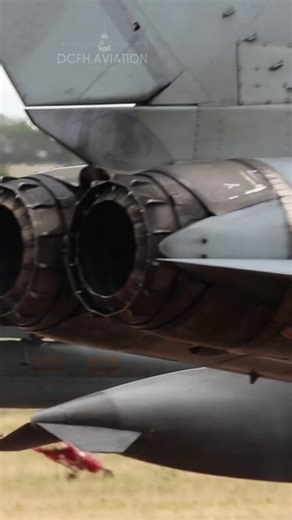 RT @MAXIMUM_ODEN: トーネード IDSの特徴的なクラムシェル型の逆推力装置（スラスト・リバーサー）。エロい。