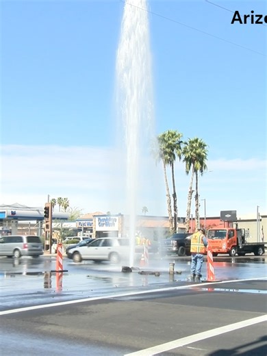 Tempe- Water main burst at Rural Rd & Baseline while crews were working on the line. Water shot nearly 60 feet into the air and flooded the roadway. Crews are working to get it under control. Contact @ArizonaCrimeNetwork for licensing or details. ALL FOOTAGE CREDITED TO ARIZONA CRIME NETWORK #arizona #mesa #news #media #carcrash #trafficalert #gilbert #chandler #injury #swat #police #crime #carfire #mesaaz #aznews #mva #car #health #fire #policepursuit