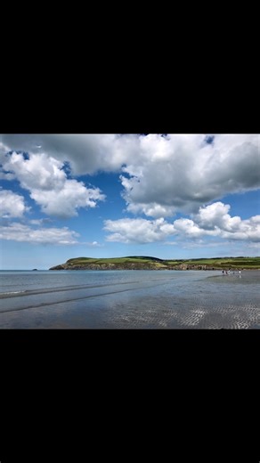 Traeth Mawr (Big beach), is a beautiful place for a stroll, and dog friendly all year round. Even in summer it’s never too busy, but at this time of the year, there’s a good chance you get it all to yourself! ❤️ #traethmawr #newportbeach #trefdraeth #newportpembrokeshire #newportpembs #pembrokeshire #visitpembrokeshire #wales #visitwales #newportchamberoftrade | Newport & District Chamber of Trade