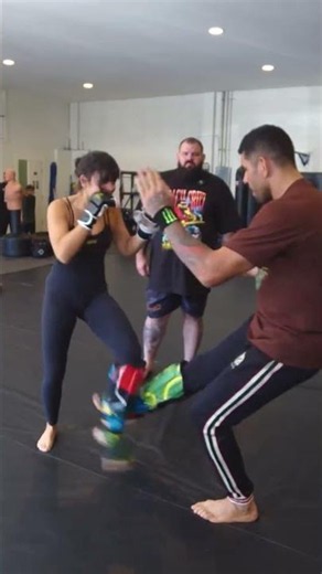Alex Pereira shares his SECRET leg checking technique | UFC Freedom 250