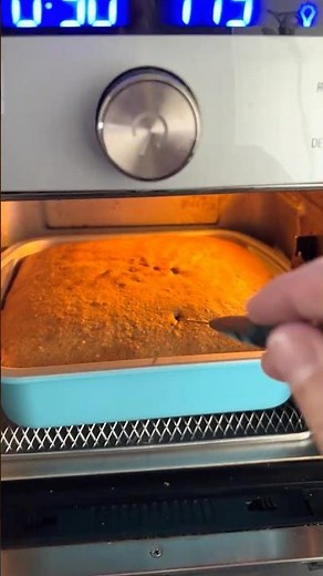 Saftiger Nusskuchen | Quadratische Backform mit Deckel | Deluxe AirFryer von Pampered Chef®