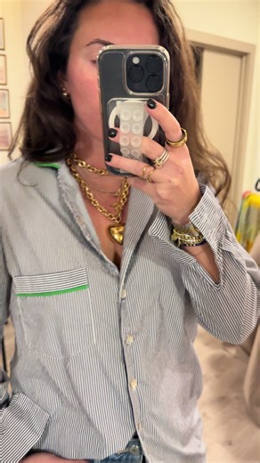 The green accents with the rainbow embroidery is 10/10