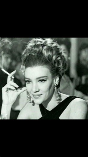 RIP Maro Kontou, Greek actress and politician. She performed in more than sixty films since 1954