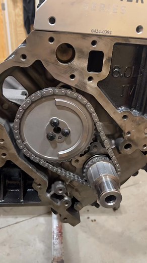 Engine talk. My nephew is building a 496 stroker for an OBS 454. I’m helping him by orientating the rods and pistons and assembling the rods on to the pistons. We also custom painted the 496 red and black color scheme. It will have aftermarket aluminum heads unpainted. Love my job. #edelbrock #usatiktok #camshaft #swapped #built #horsepower #chevrolet #passion #trucksoftiktok #trucks #blessed #ls #jesel #horsepower #stroker ##496 | 496 Bbc Racing Engine Build