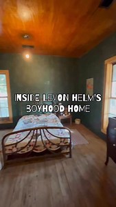 This Saturday October 18 we play on the porch and on stage for the @levon_helm_jubilee Come hear lots of great bands including the @helmfamilymidnightramble traveling down from Woodstock with my son Lee, Charley Drayton, Anthony da Costa, Jeff Hill, Steven Bernstein, Brian Mitchell, Jay Collins, and Peter Levin ✨💃 | Amy Helm