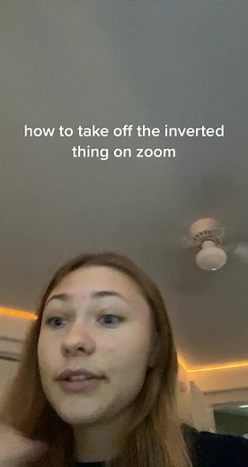 Cara Mengatasi Kamera Terbalik di Zoom