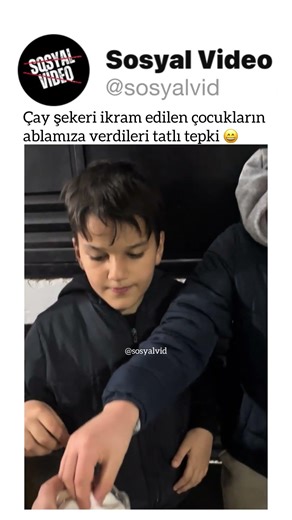 Çay şekeri ikram edilen çocukların ablamıza verdileri tatlı tepki 😄
