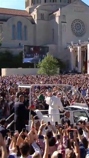 When Pope Francis arrived at the Basilica on September 23, 2015, a crowd of 25,000 waited with bated breath to see him. As he rode through the masses in the popemobile, the triumphant sounds of the Knights Carillon bells heralded his arrival. The visit was historic for several reasons. Not only was it his first time at America’s Catholic Church as pope, but he was also presiding over the canonization Mass of Junípero Serra – the first canonization to ever take place on American soil. During this
