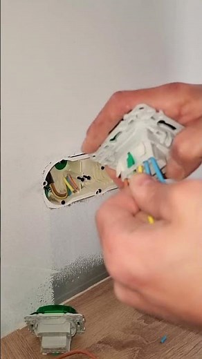 Branchement prise triple murale #lesdisjonctes #priseelectrique #shorts