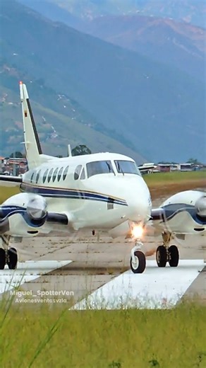 Miguel_Spotter on Instagram: "Despegando de Mérida ⛰️ Aeronave: Beechcraft 100 King Air Motores: X2 Garrett TPE331 Reg: YV3240 Fecha: Septiembre 2025 Aeropuerto: SVMD/MRD Agradecimiento: @avionesventasvzla #miguel_spotterven #spotter #nikoncoolpixp510 #nikonspotter #spotterlife #venezuela #aviationphotography #meridavenezuela #svmd #mrd #takeoff #beechcraft #b100 #yv3240"