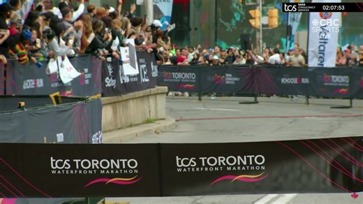 NEW CHAMPION! 🤩 Leonard Langat wins the 2025 TCS Toronto Waterfront Marathon with a time of 02:08:05 👏 | CBC Sports