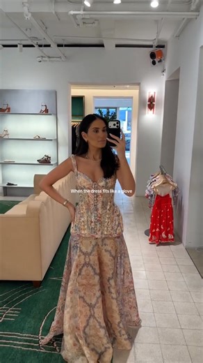 1.6K reactions · 3 comments | Black Friday Shopping Spree: Luxury dresses are 30% off the original price, and coupons give you an extra 15% off! The same silk as the counter, the price is only 1/3! Only 3 pieces left, selling at a low price, while stocks last Made of natural silk, perfectly fits the body curve New colorful florals meet high-end tailoring, wear a supermodel figure! | Fashion Expert | Facebook