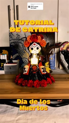 Cristhian Castro on Instagram: "Tutorial del Día de los Muertos 🌺 Catrina 🌺 Como hacer una Catrina para el Día de los muertos 🌺 Catrina para tu altar 🌺 Lampara de Catrina para el día de los muertos 🌺 Día de los muertos mexicano 🌺. #LaCatrina #DiaDeLosMuertos #HalloweenDecor #LámparaArtesanal #PapelMaché #ManualidadesCreativas #DecoraciónHalloween #DecoracionDiaDeMuertos #DIYDecor #CatrinaLamp #ArteEnPapel #ManualidadesPasoAPaso #HalloweenCrafts #Muertos2025 #DecoracionCreativa #PaperMacheA