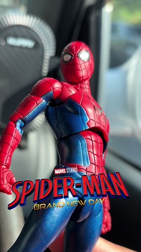 The blue looks amazing here #actionfigure #posing #mafex #spiderman #brandnewday