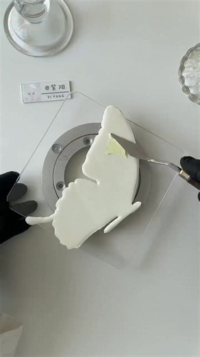 Step-by-step modern birthday cake decorating tutorial with trendy USA-style design. This aesthetic cake is perfect for parties, events, and custom cake orders. Premium cake decorating ideas for professional bakers and home cake artists. Hashtags: #ModernCake #BirthdayCakeIdeas #CakeTutorial #USAEvents #FondantCake #CakeBusiness #trendingcakes | Chef Aliakbar