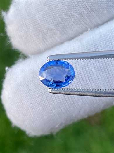 Certified Deep Blue Sapphire – 1.35 Carats, Oval Cut (ceylon) - Etsy Canada